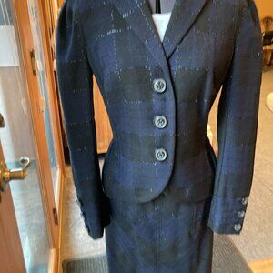 NEVER WORN - DIANE VON FURSTENBERG SKIRT SUIT